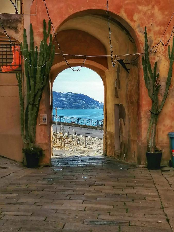 Vialunga Apartment In The Old Town Bordighera Exteriér fotografie